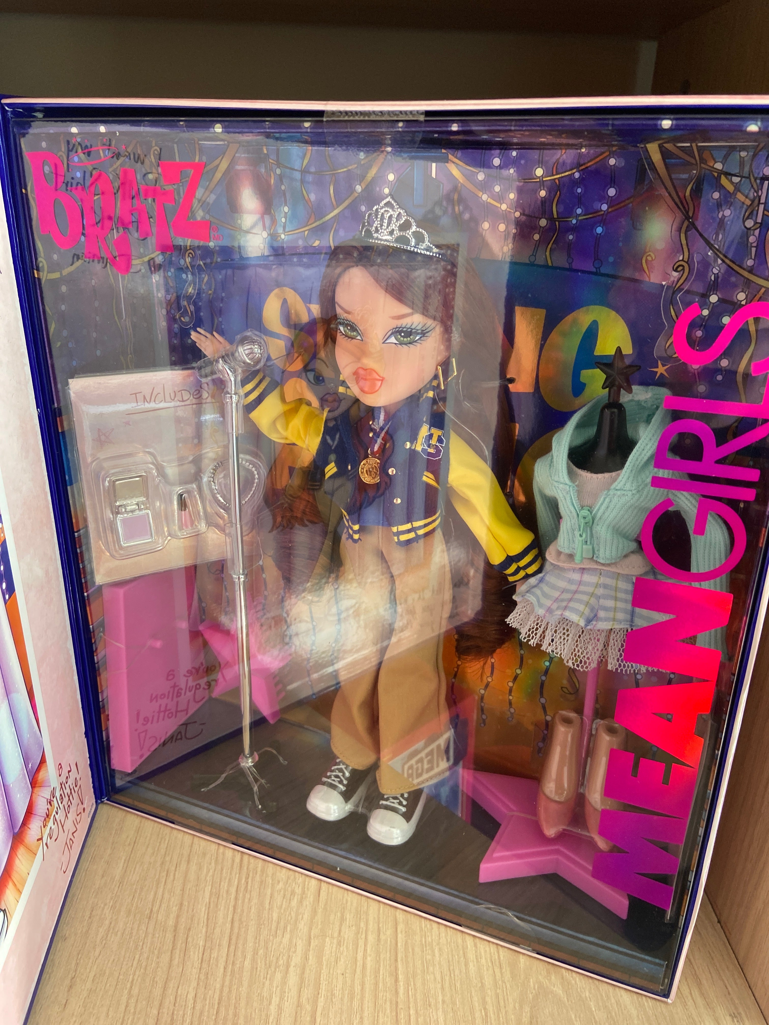 Bratz x Mean Girls Spring Fling:  Cady Edición de Coleccionista